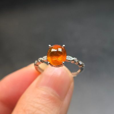 天然芬达石糖糖戒指橘子汽水颜色鼓面水水的亮亮的2.3克拉左右银