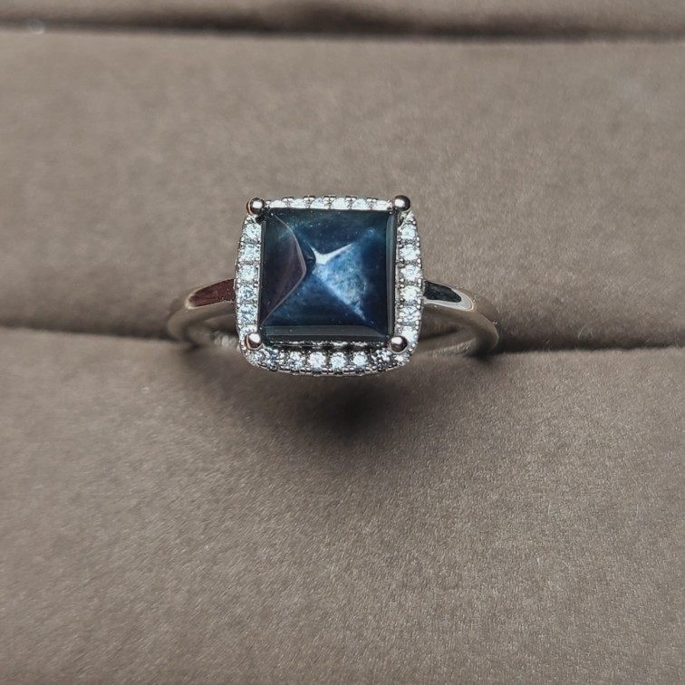 糖塔蓝宝石戒指 纯天然原石打磨蓝宝石 独家糖塔切割