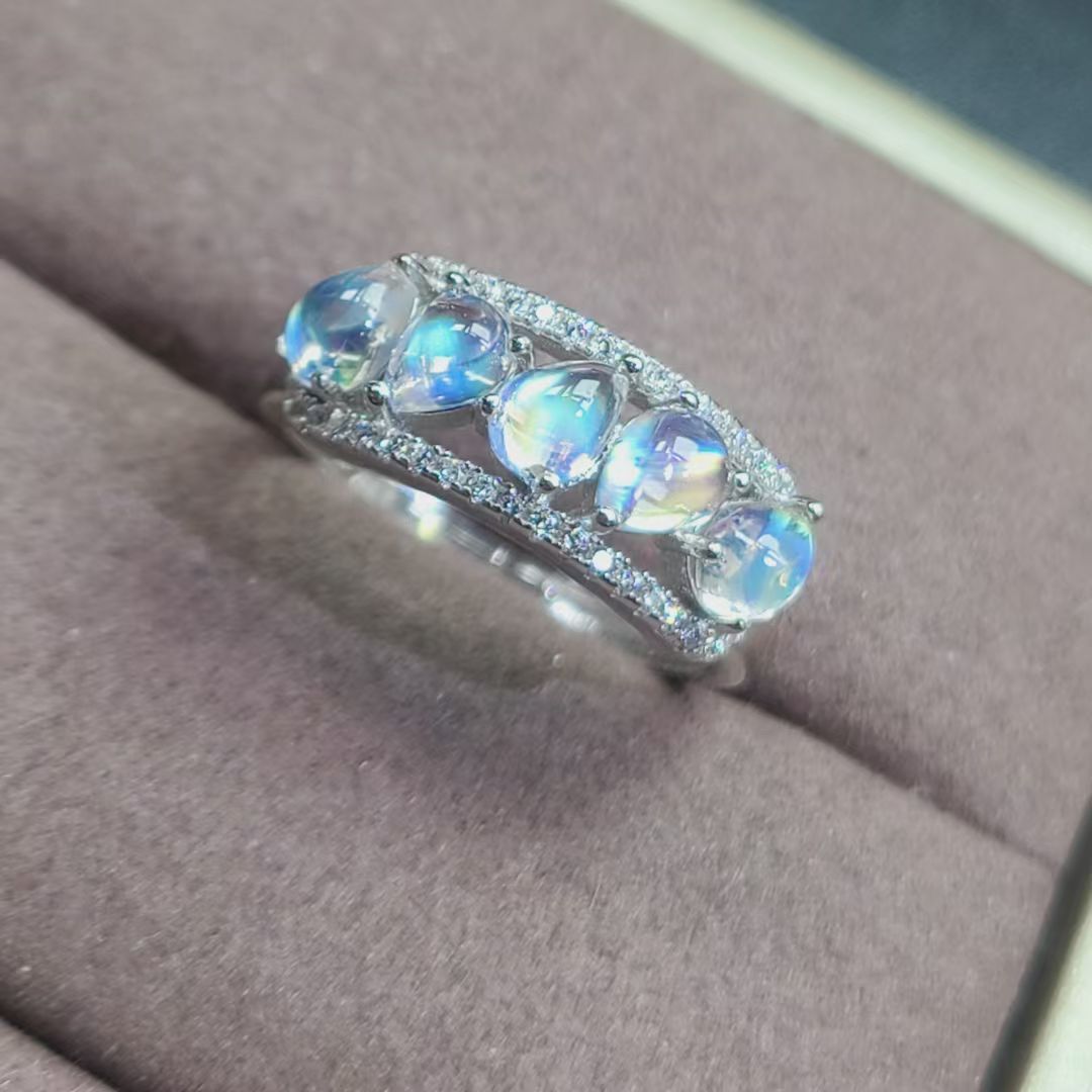 天然月光石水滴排戒925银镶嵌活口日常搭配叠戴强荧光宝石明亮