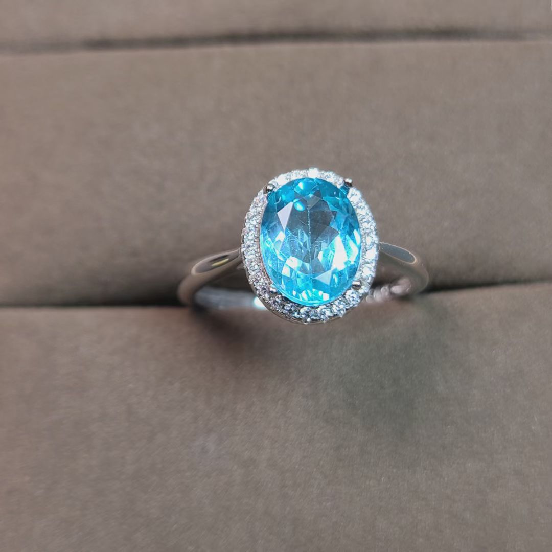 天然磷灰石戒指帕拉伊巴颜色霓虹蓝尺寸7*9mm ​2克拉左右显手白