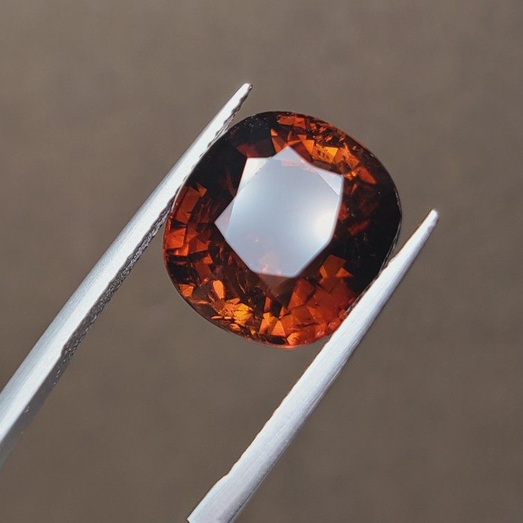 大克拉碧玺裸石 椭圆形 橘+橙+红 重14ct 实物色深邃耐看