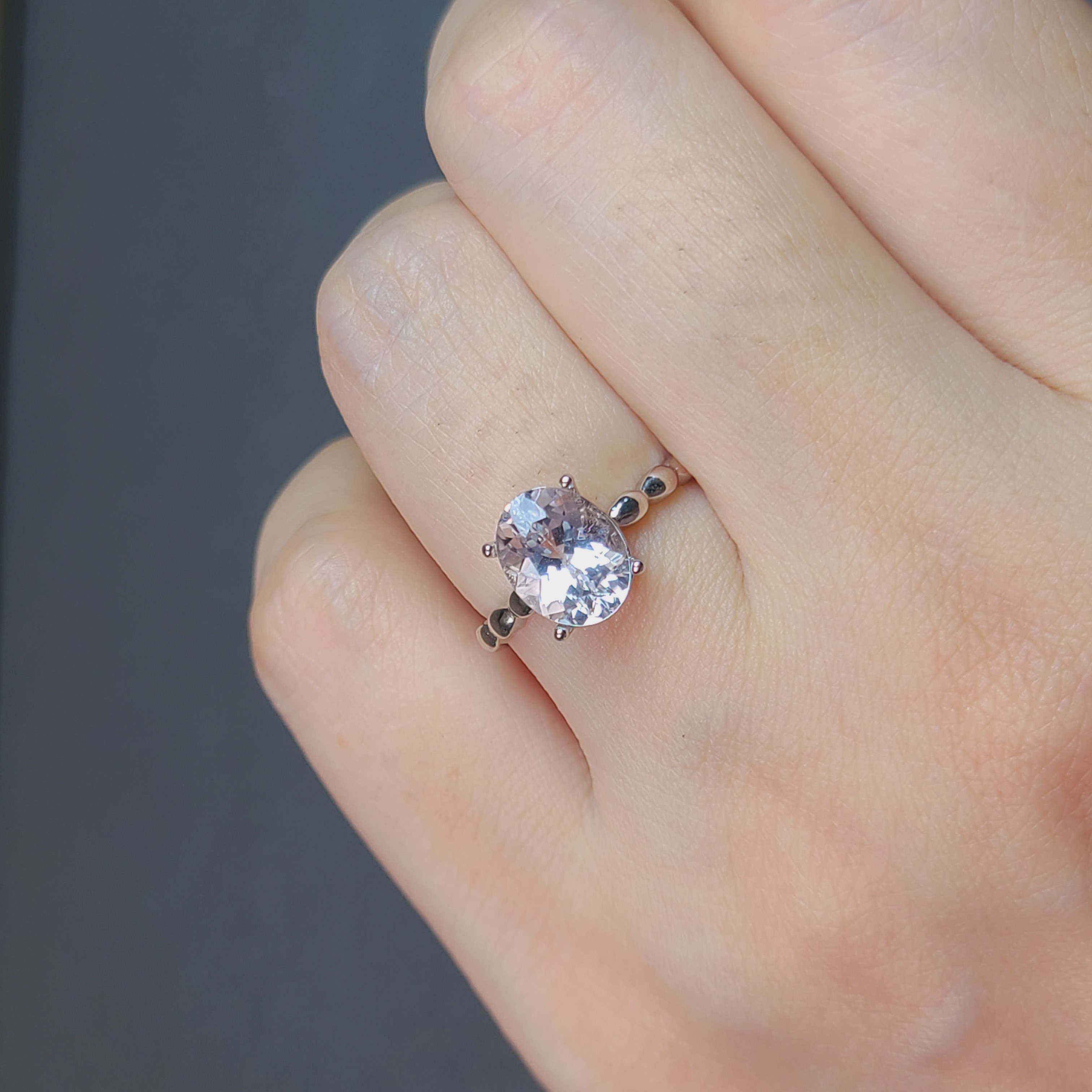 赛黄晶戒指 平替钻石 特点闪透亮 尺寸7*9mm  干净清爽 925银镀金