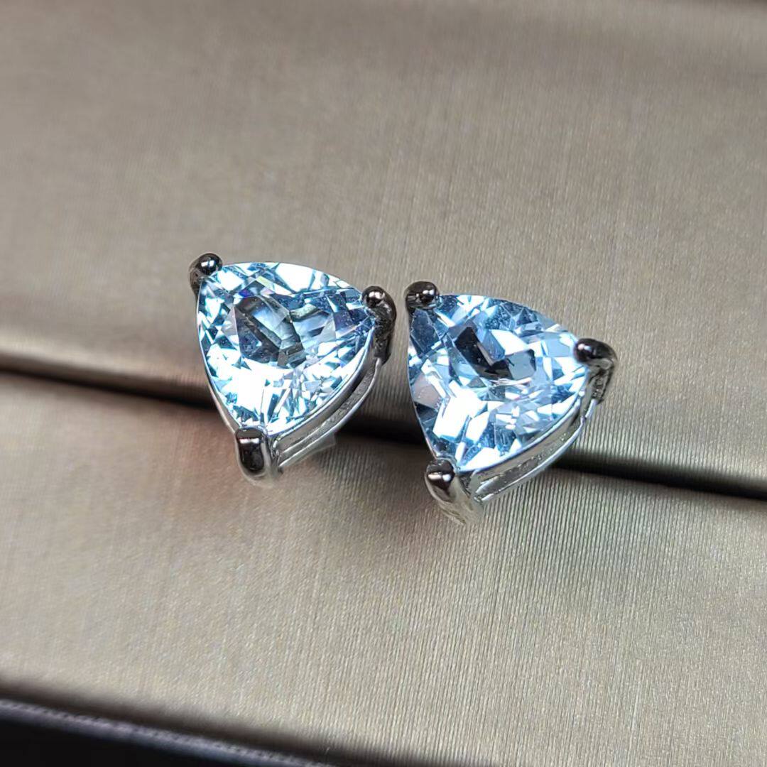 天然海蓝宝耳钉三角形△直径7mm清新干净闪亮清爽 三月份生辰石