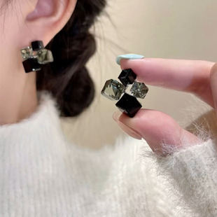 S925银针黑色方糖水晶拼接耳钉高级感小众设计冷淡风几何耳饰耳环