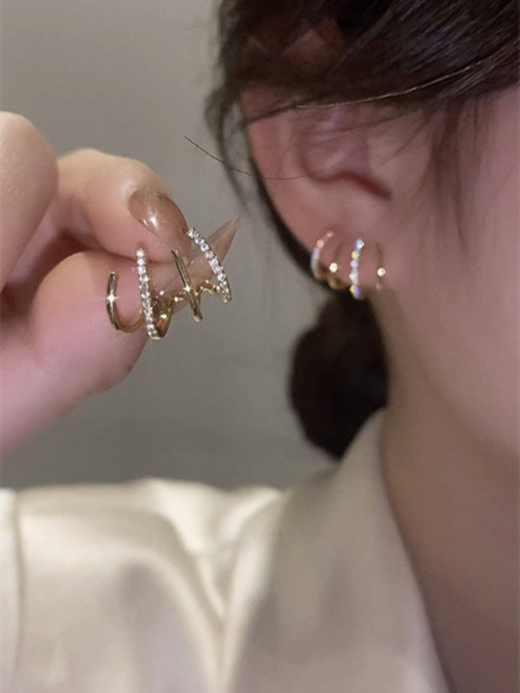 个性镶钻耳环女简约冷淡风韩国气质秋冬耳钉高级感网红耳饰品