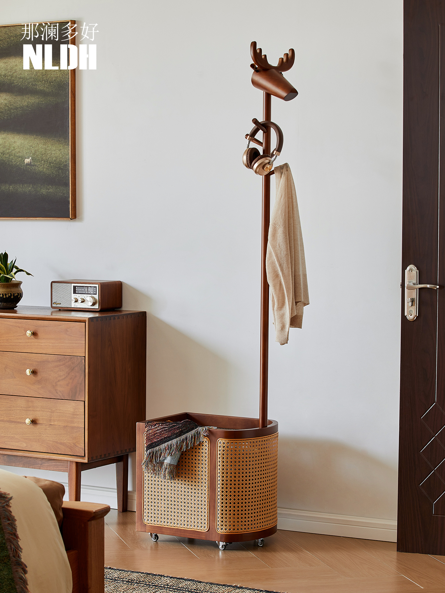 入户玄关挂衣架落地式衣帽架卧室脏衣篓次净衣架可移动藤编衣服篓