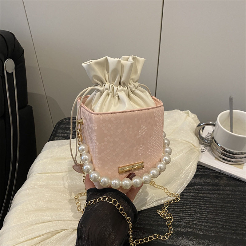 小香风亮片珍珠链条小方包