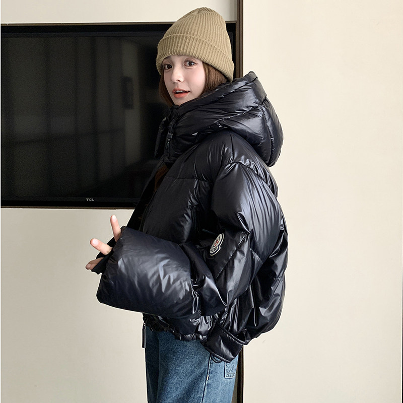 黑色超火爆款90白鸭绒羽绒服女2025年冬季新款防风连帽短款面包服