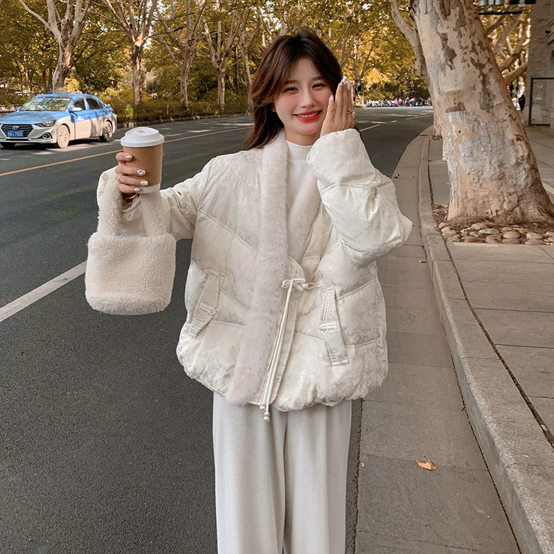 米白色新中式国风V领印花羽绒服女2025冬新款巨好看漂亮百搭外套