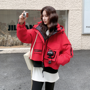 红色韩系chic氛围感工装羽绒服女2025冬新款连帽设计加厚保暖外套