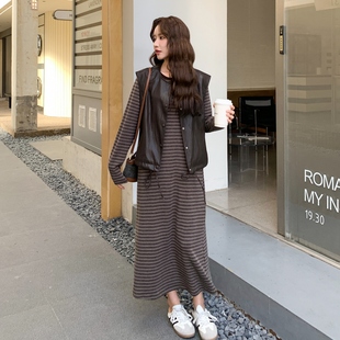 独特漂亮巨好看套装裙女2026年春季新款皮衣马甲条纹连衣裙两件套