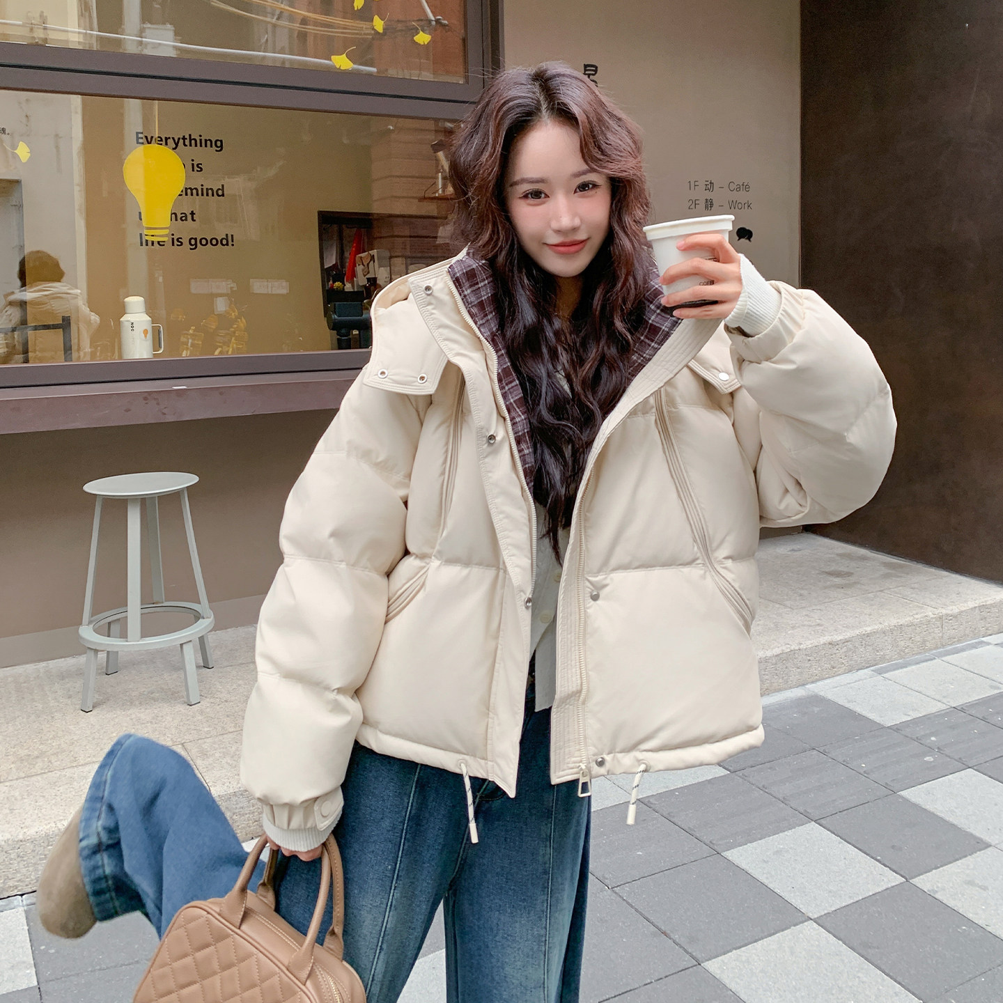 橘色复古格纹撞色拼接蛋白皮羽绒服女2025冬新款甜酷保暖连帽外套