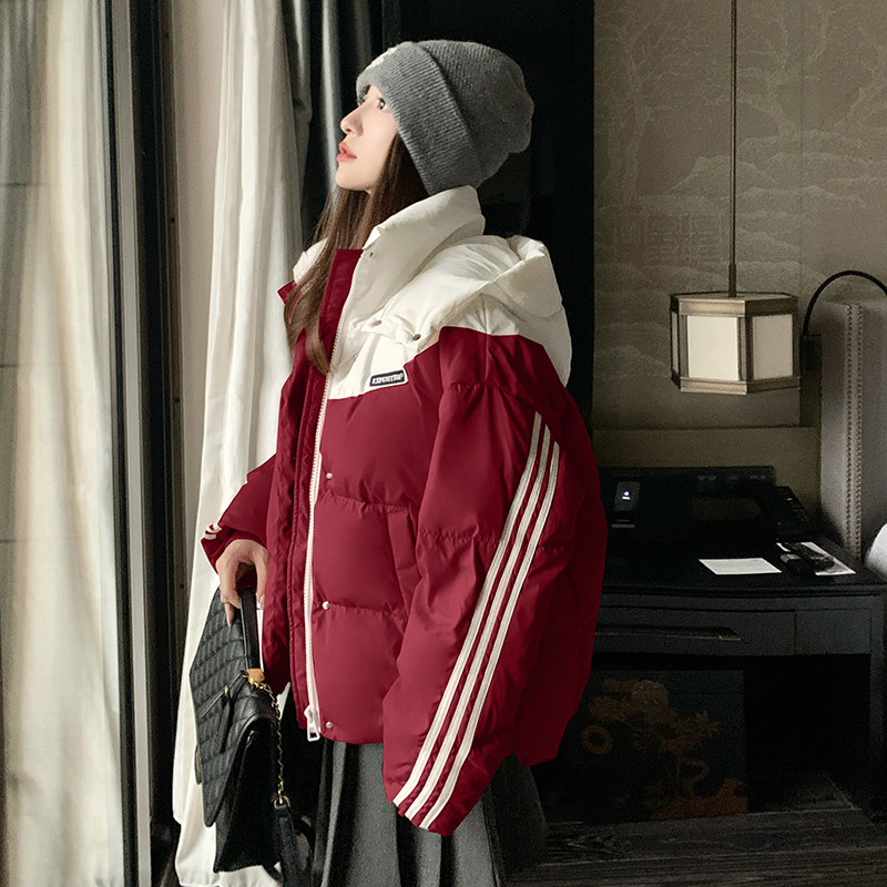 红色白鸭绒加厚保暖面包服外套女2025冬季新款洋气减龄连帽羽绒服