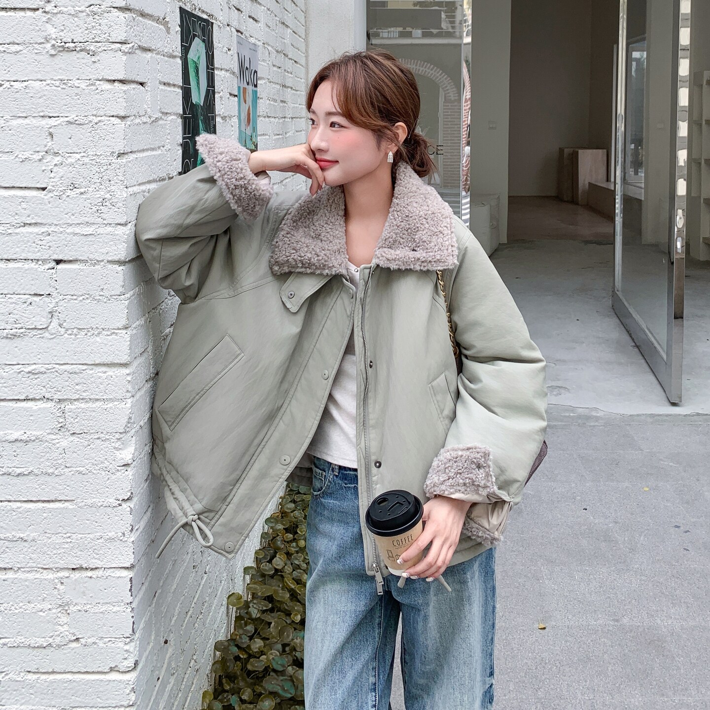 豆绿色暖呼呼羊羔毛棉衣外套女2025冬季新款设计感加厚保暖派克服