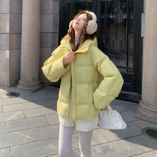 黄色超好看的轻薄防风保暖连帽羽绒服女2025冬季新款俏皮减龄外套