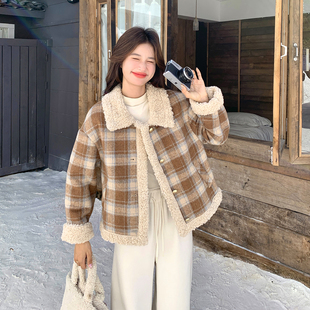 软糯保暖英伦风格纹拼接羊羔毛外套女2025年冬季新款俏皮减龄棉服
