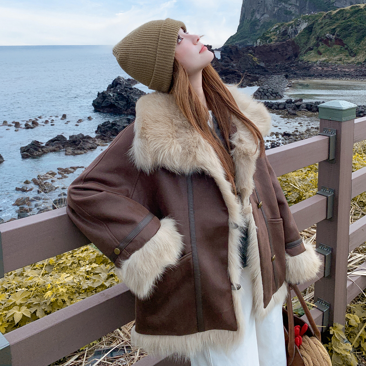 美拉德风毛绒拼接皮毛一体羽绒服