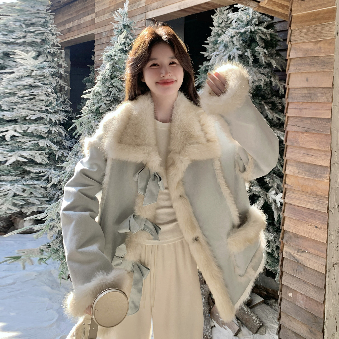 浅蓝色小个子软糯羊羔毛外套女