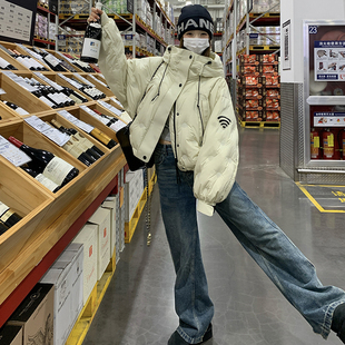 米白色90白鸭绒连帽短款羽绒服女2024冬新款慵懒风加厚保暖外套