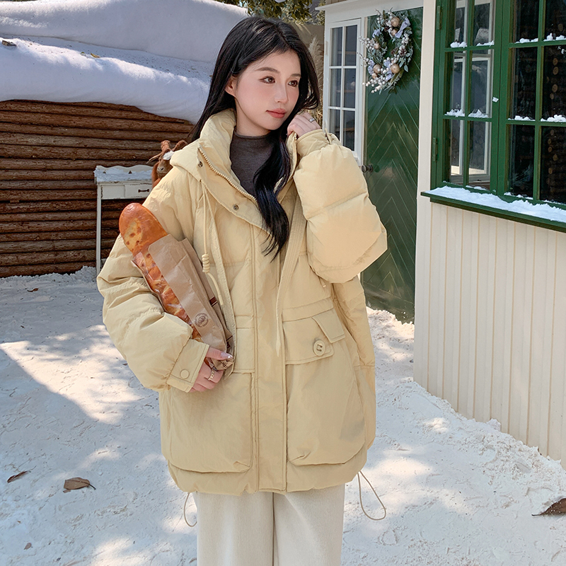 奶黄色时尚连帽御寒保暖羽绒服女2025冬新款小个子减龄白鸭绒外套