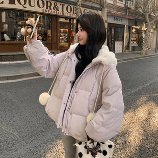 浅紫色清甜减龄毛球兔毛连帽羽绒服女2025冬季新款轻暖百搭面包服