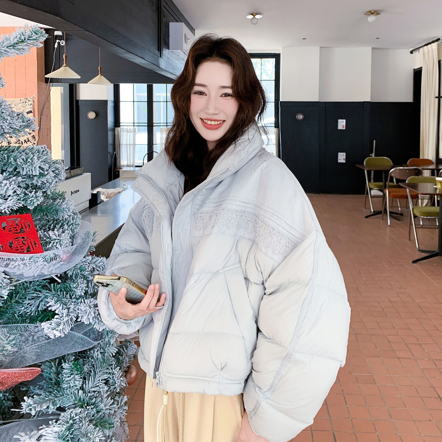 浅蓝色温柔风蕾丝花边立领羽绒服女2025冬季新款90白鸭绒轻暖外套