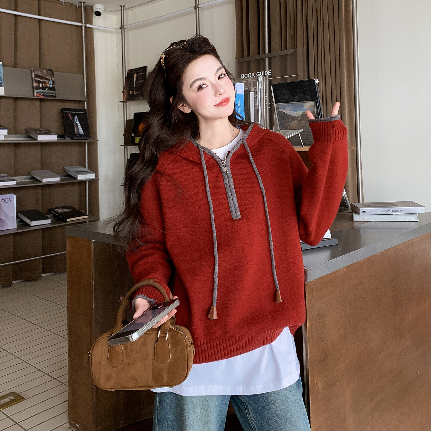 红色超好看的洋气时髦感连帽卫衣女2026春季新款撞色拼接针织外套