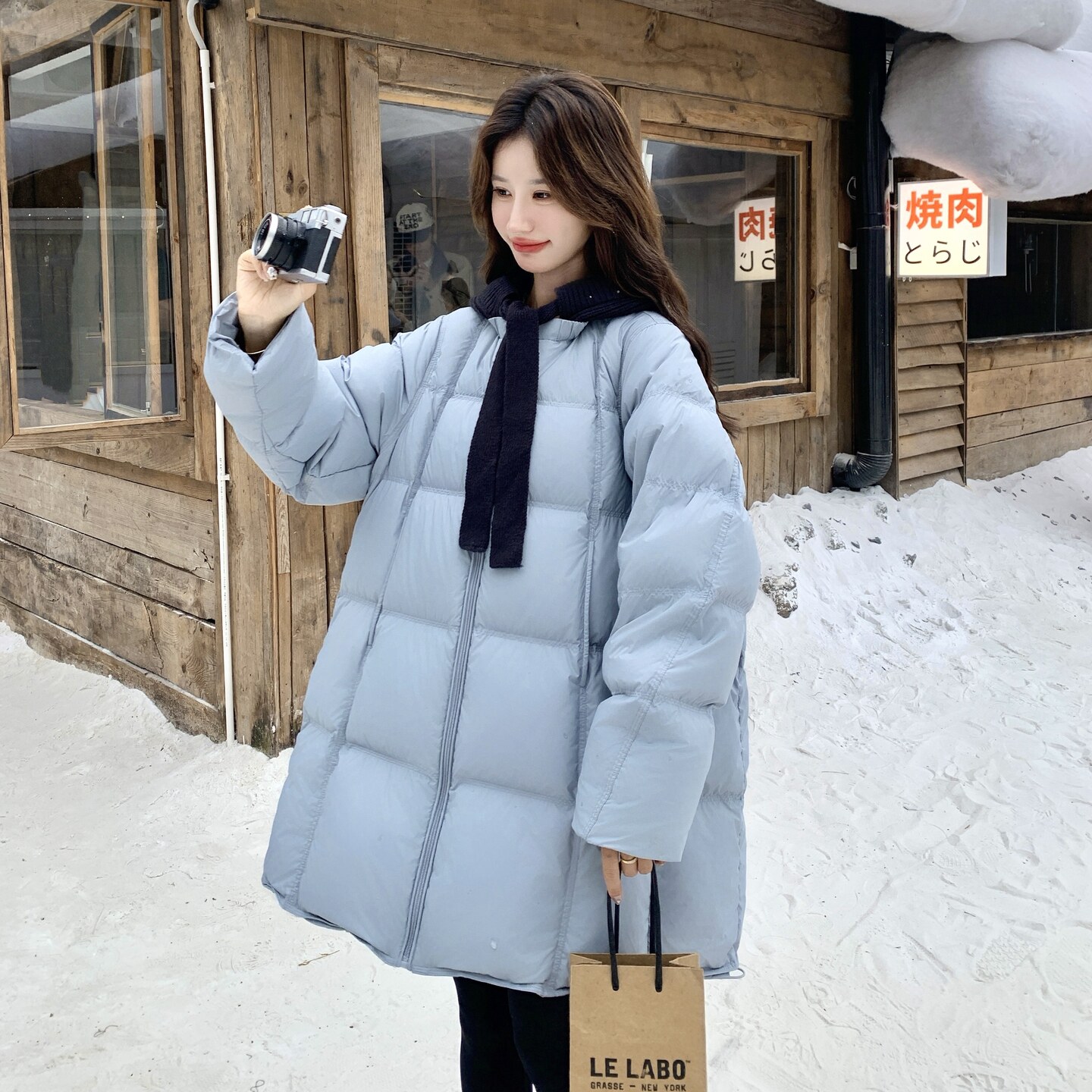 浅蓝色针织连帽90白鸭绒羽绒服女2025年冬季新款中长款轻暖面包服