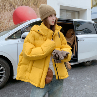 黄色韩系温柔风白鸭绒羽绒服女2025年冬季新款俏皮减龄连帽面包服