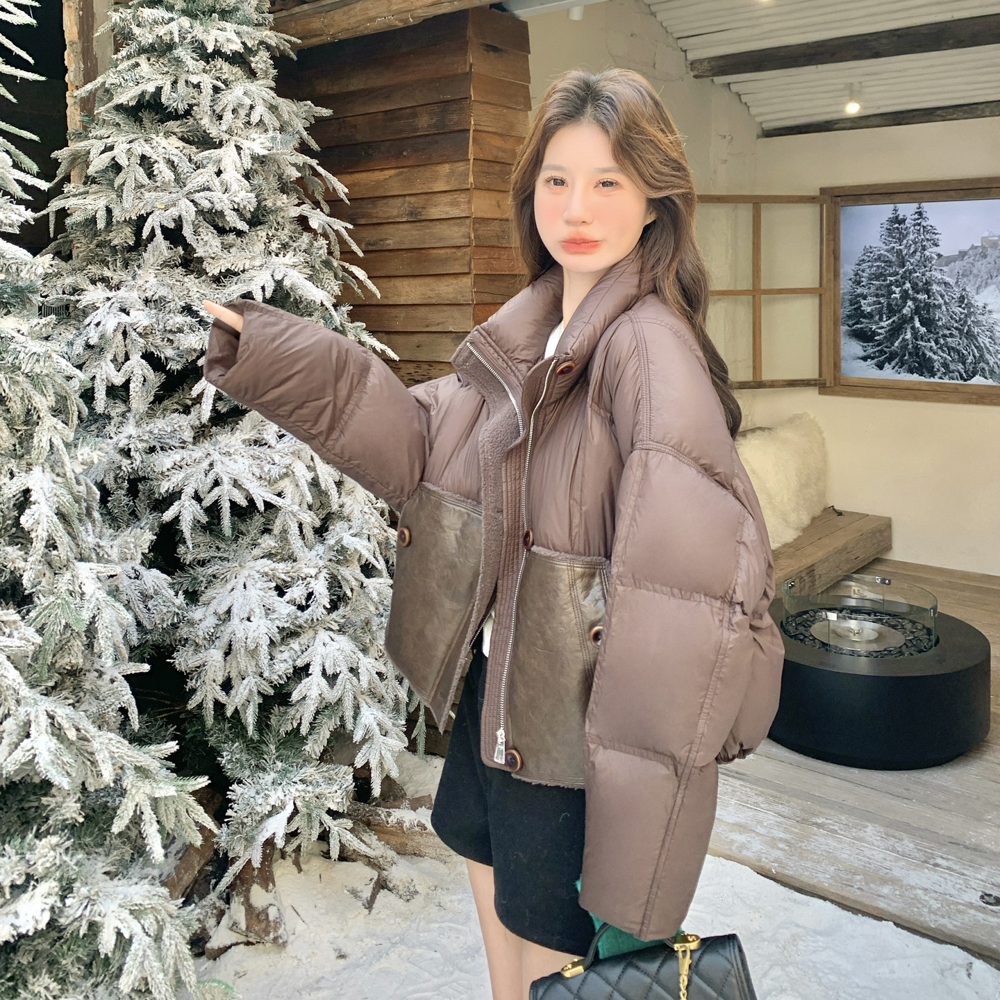 PU皮拼接90白鸭绒羽绒服