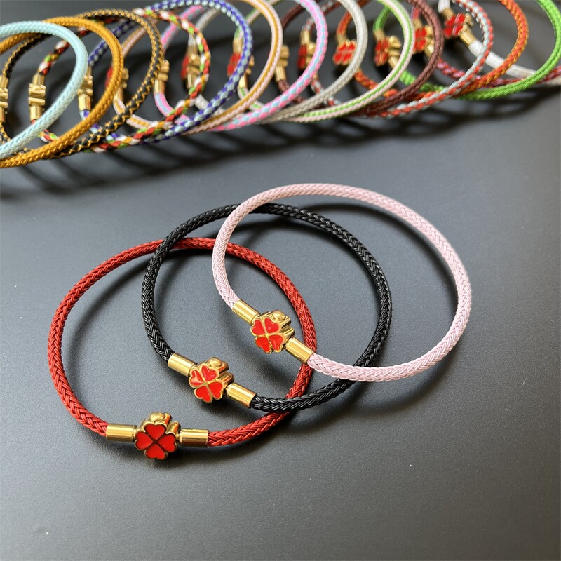 新款红色四叶草手链女生金扣百搭防水钢丝绳不锈钢按扣手环