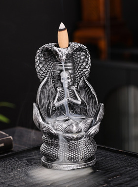 跨境树脂仿古骷颅头禅坐大蟒蛇工艺品摆件桌面家居摆件倒流香薰炉