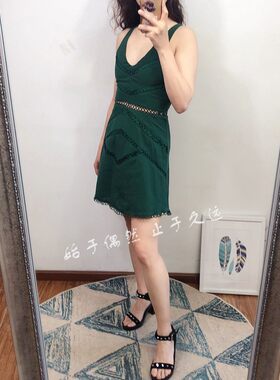V领夏天短裙新品墨绿色时尚