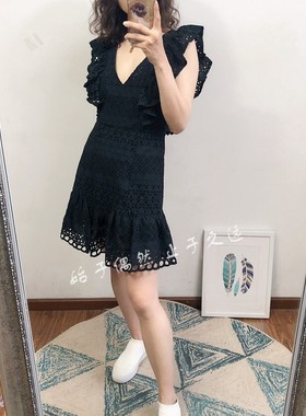 2025早春新款 黑色棉质镂空蕾丝大V领连衣裙显瘦收腰通勤气质短裙