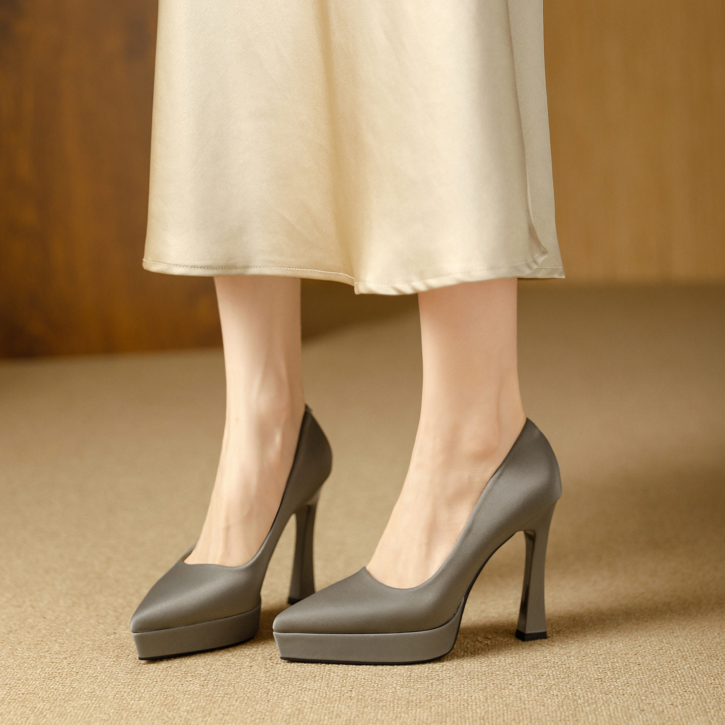 性感防水台尖头细跟超高跟鞋女2026春季新款不累脚一脚蹬浅口单鞋