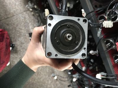 安川电机SGMP-01AWYR12