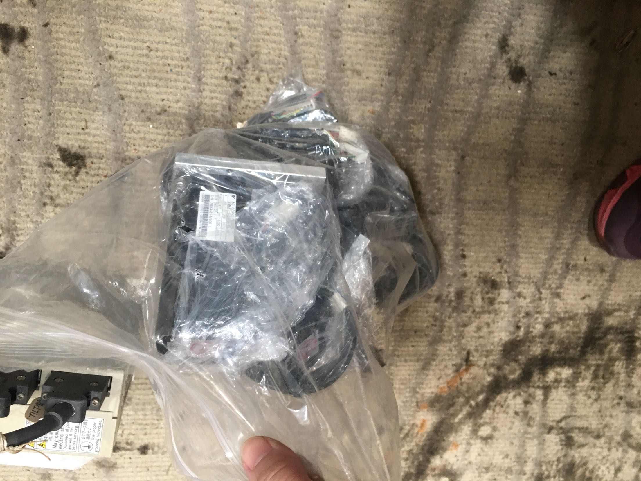 SGMAS-C2AGA-SU12电机安川