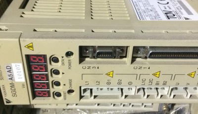 二手安川驱动器  SGDM-A5AD