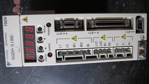 二手伺服驱动器安川SGDH-01BE