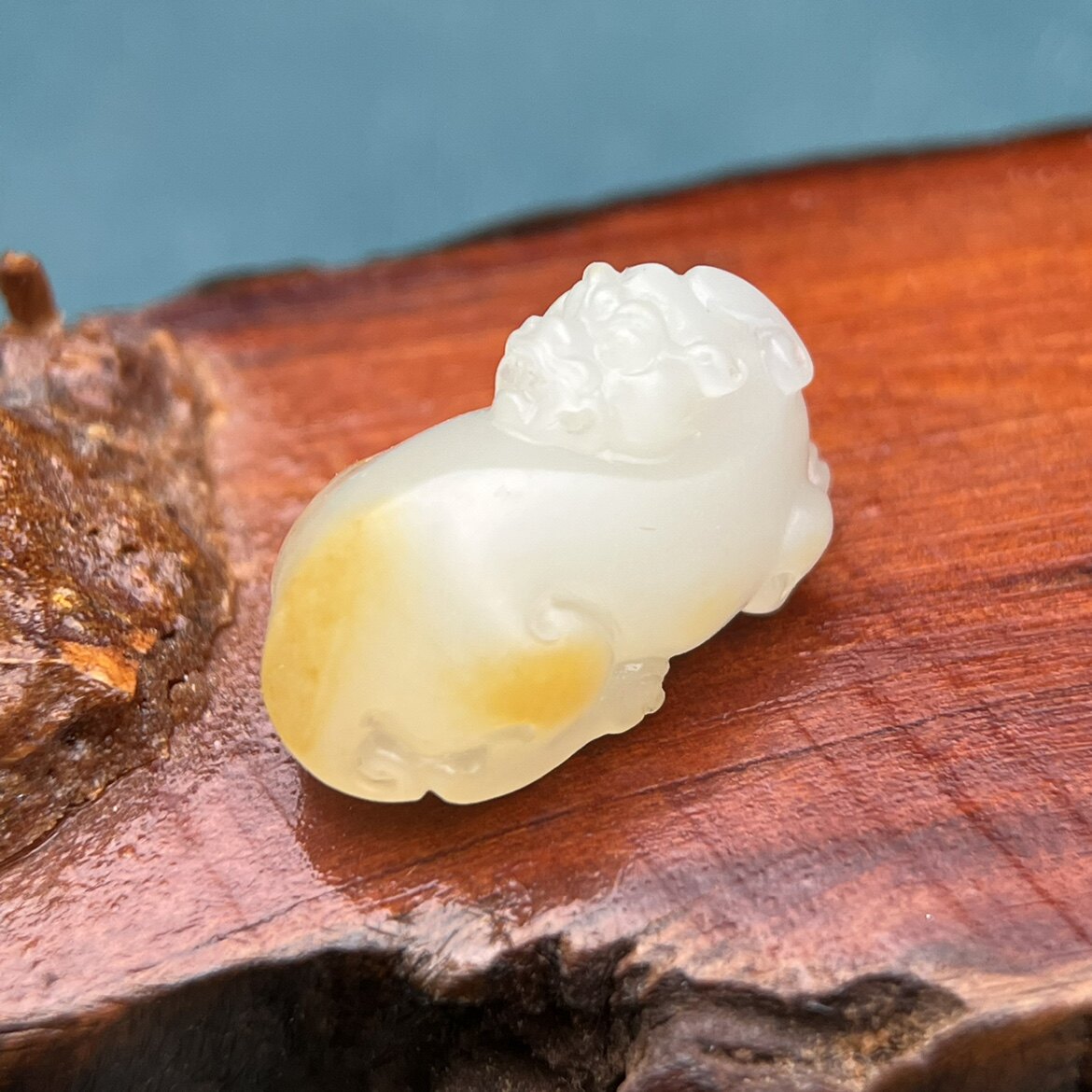 （已结缘）和田玉籽料 貔貅瑞兽 黄沁皮白玉 镶嵌戒面吊坠
