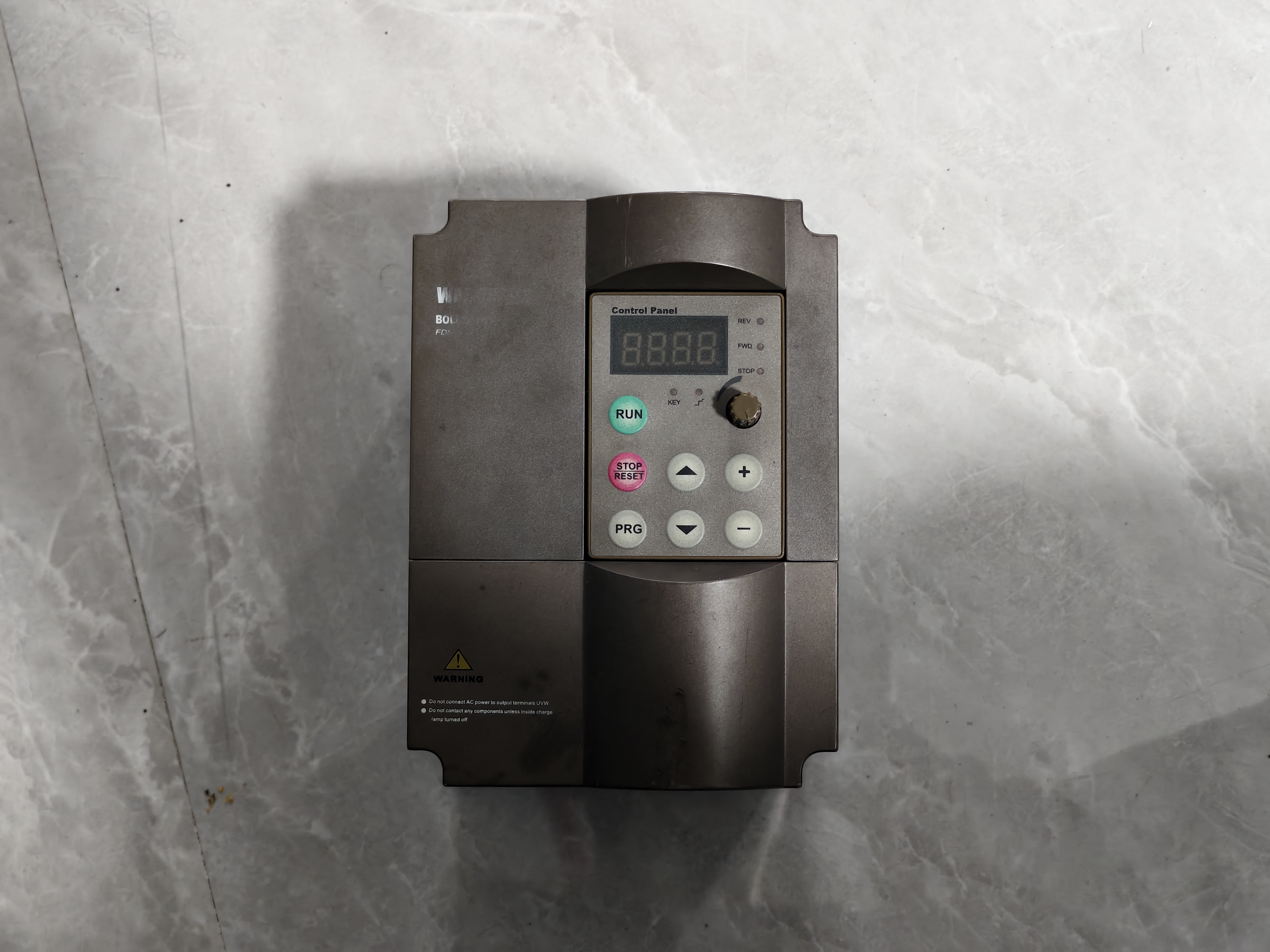 中大博远 FDS-2S0015G变频器，原机拆机，功能完好。成色实拍