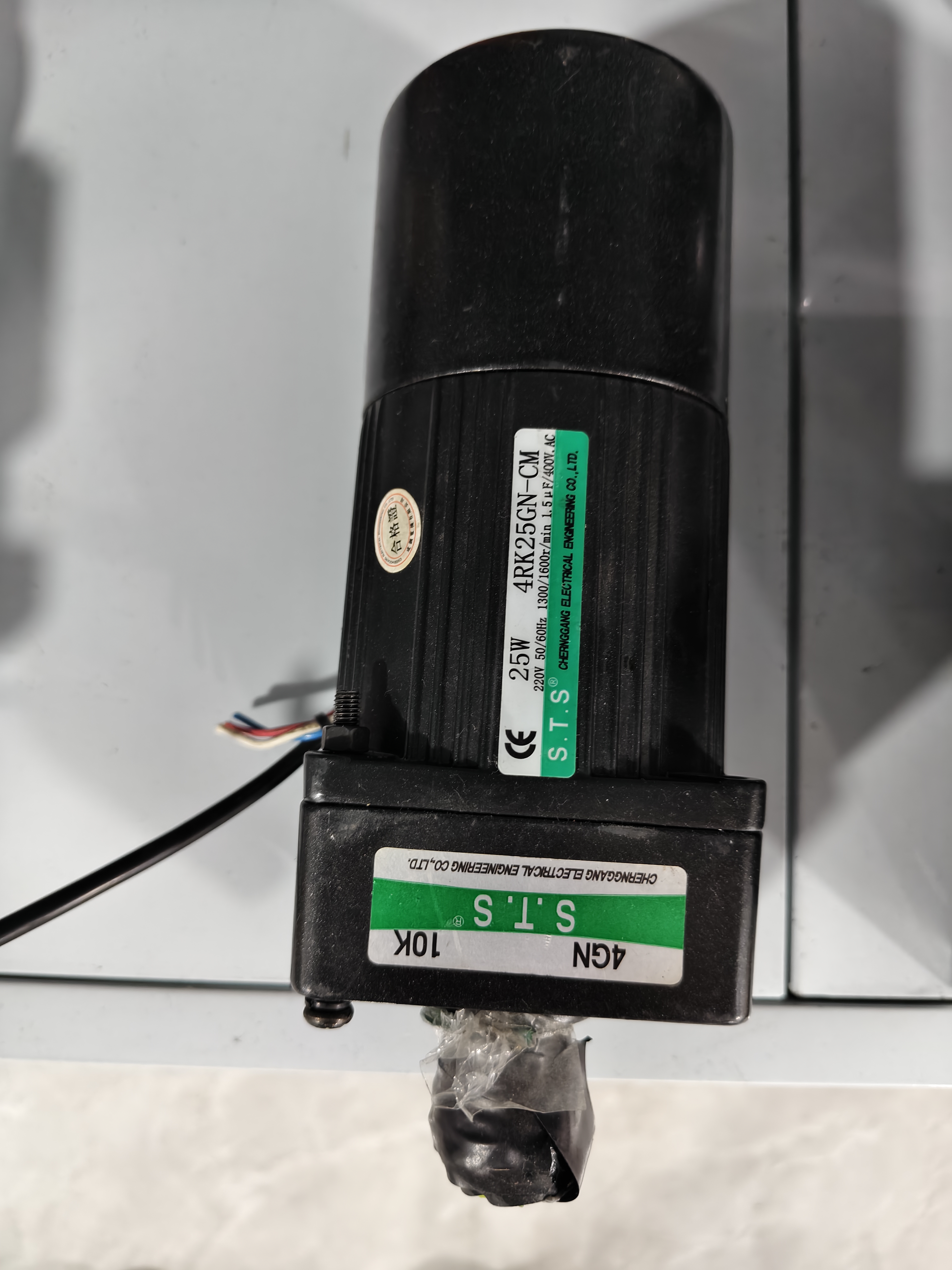 STS单相调速电机4RK25GN-CM，成色如图，功能包好，实物拍摄