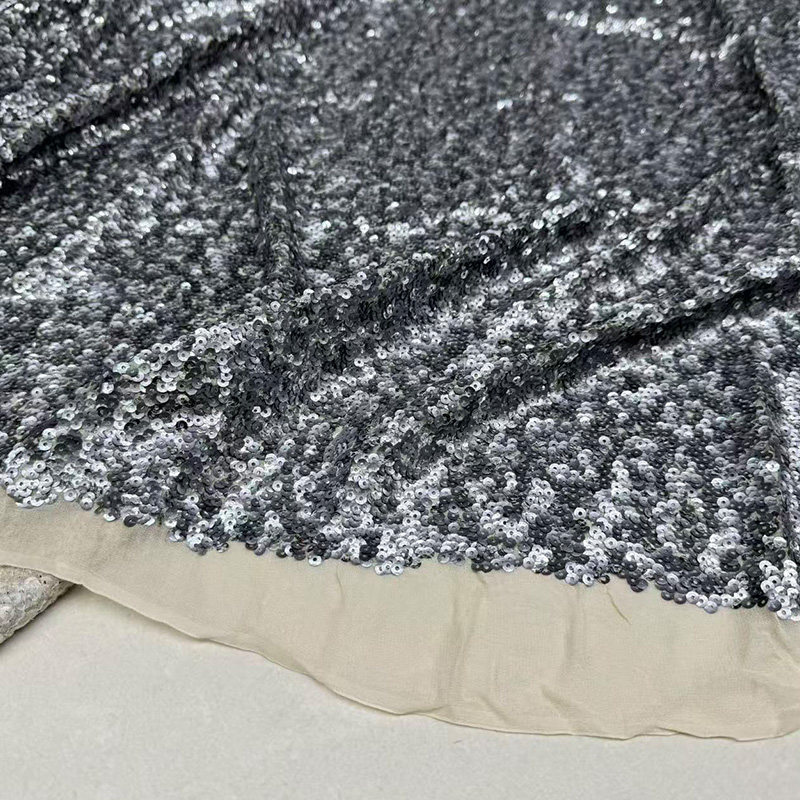 卡其色桑蚕丝雪纺纱刺绣亮片时装图片