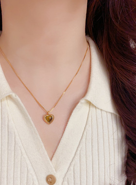 秋冬新款时尚简约金属虎眼石爱心项链女个性轻奢百搭设计感锁骨链