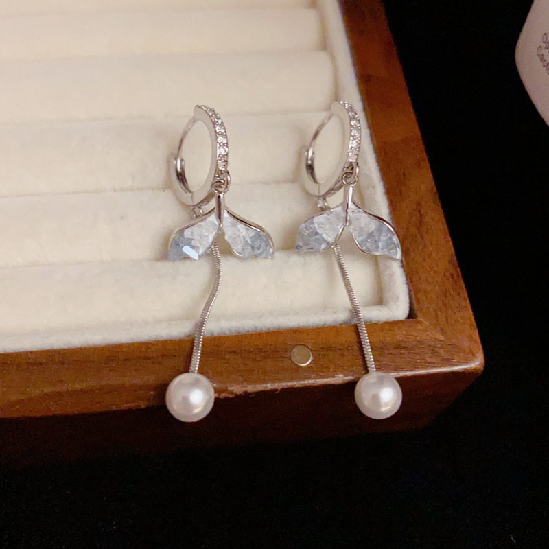 时尚小清新渐变蓝色水晶鱼尾吊坠珍珠耳扣轻奢设计感耳环百搭耳坠