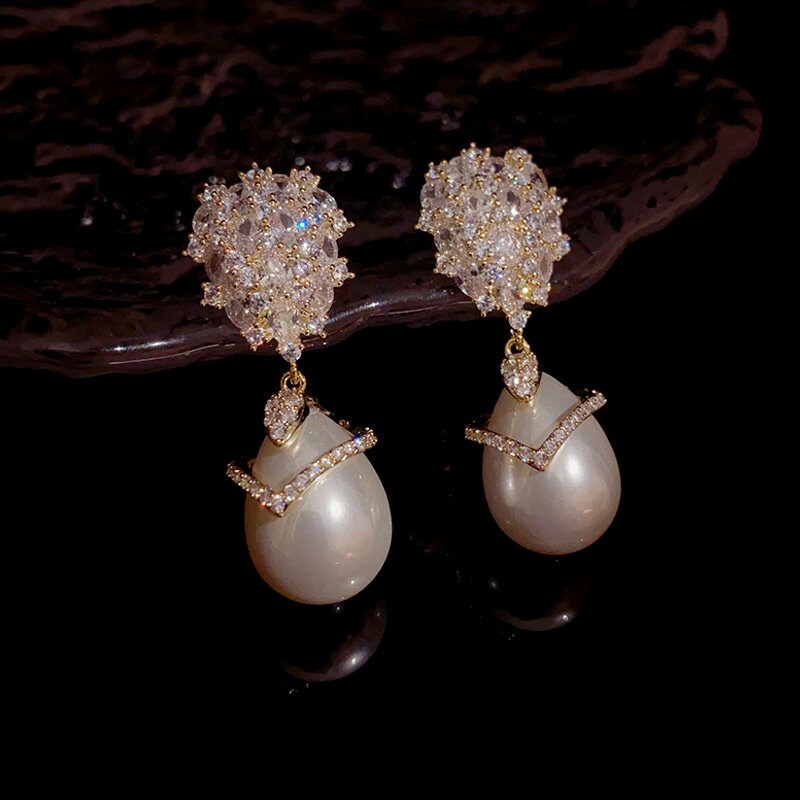 秋冬新款时尚白色珍珠锆石耳坠s925银针轻奢大气名媛风高级感耳环