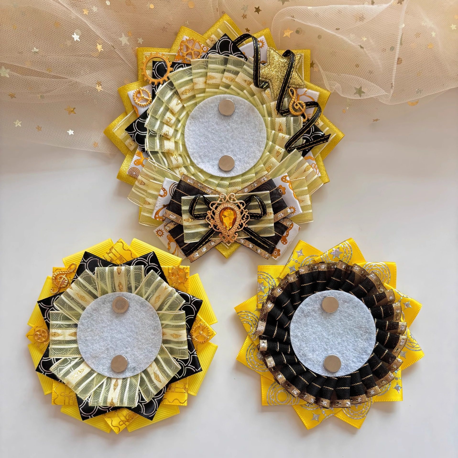 华丽吧唧托谷美痛包装饰物手工diy洛丽塔吧唧装饰黄黑色吧唧托