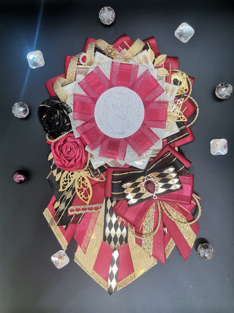 红色华丽吧唧托胸针痛包装饰谷美勋章托二次元动漫周边蝴蝶结带尾