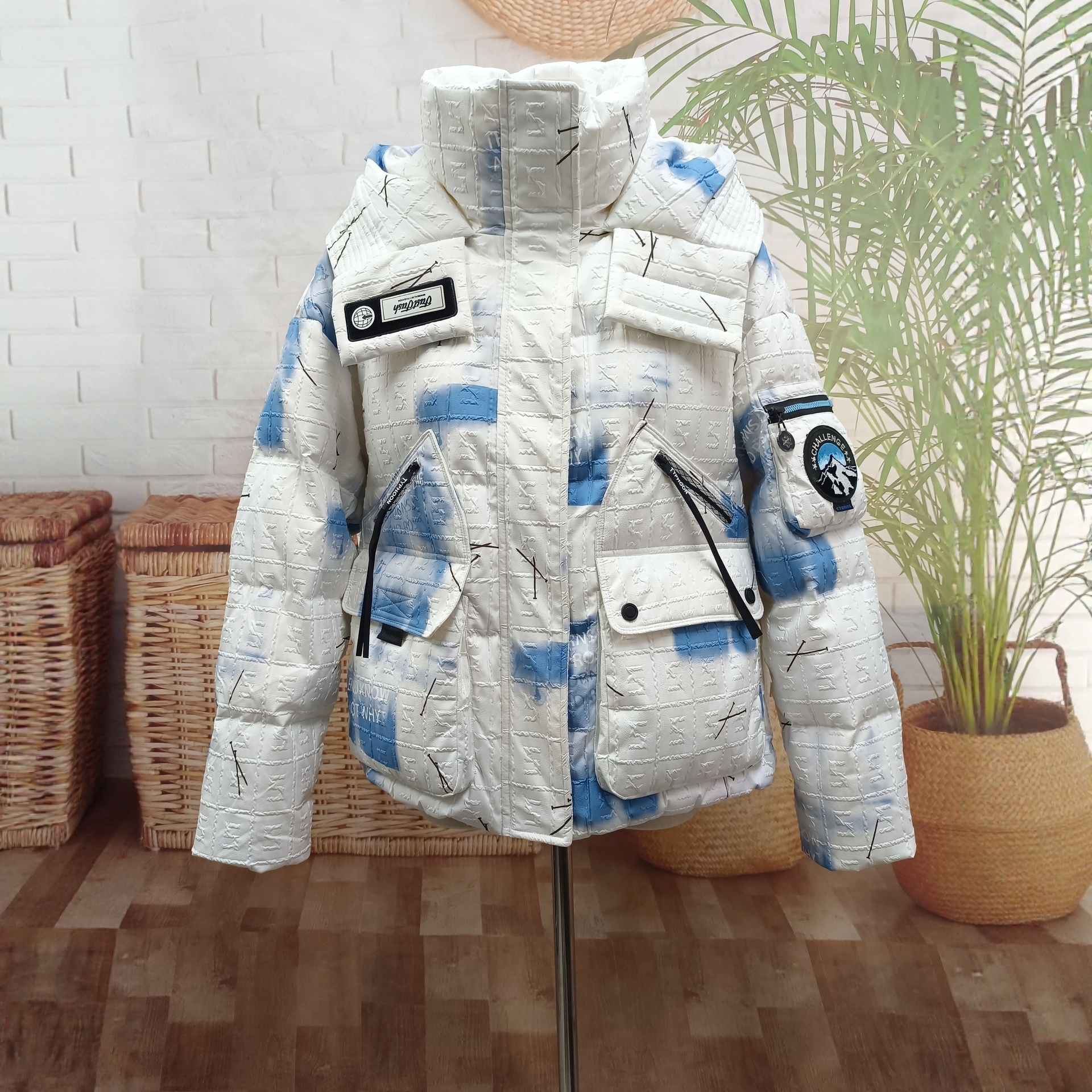 反季特惠福利款品牌订单连帽羽绒服90白鸭绒时尚减龄加厚保暖外套