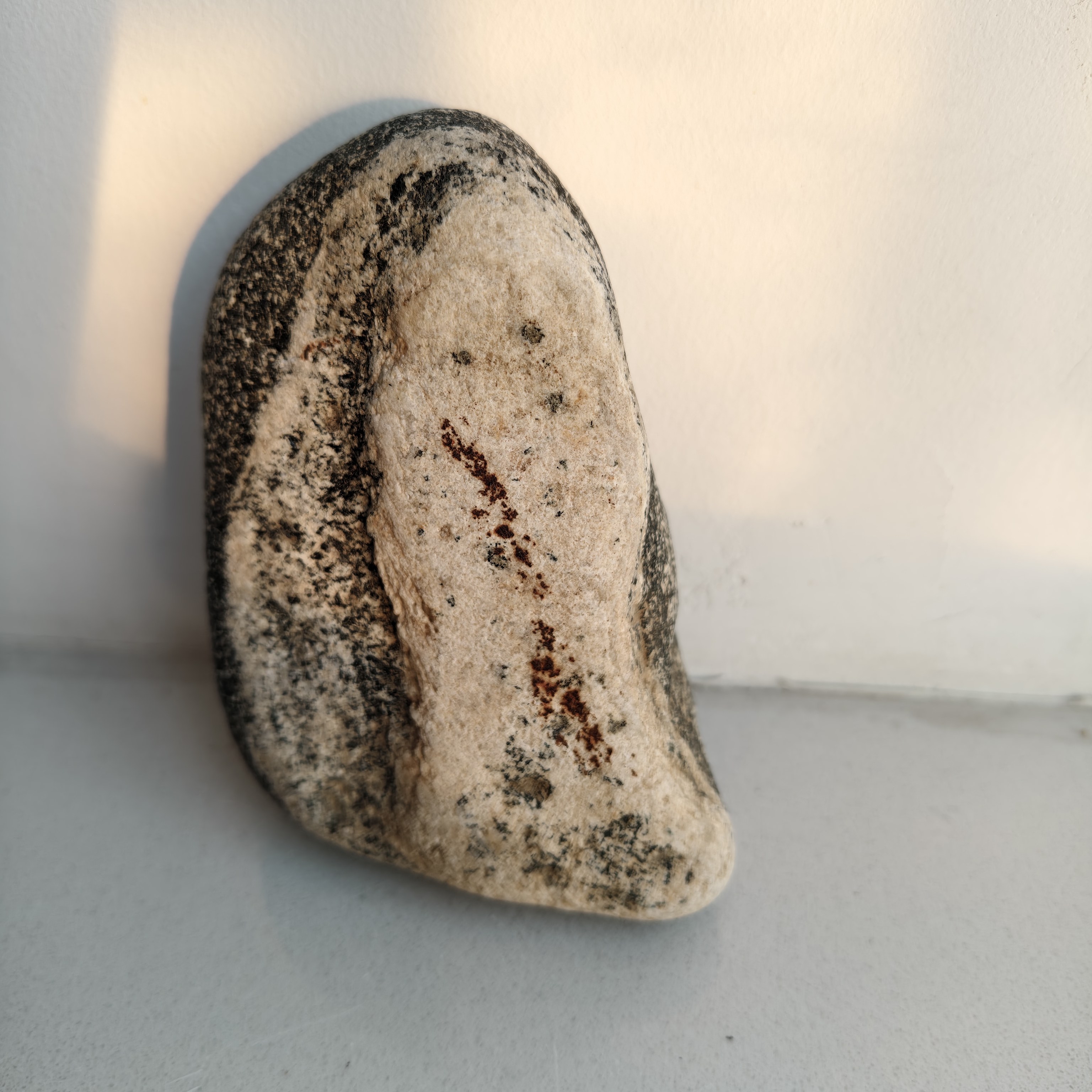 正宗泰山石敢当 天然原石镇宅能量石手把件 补缺角风水石靠山石